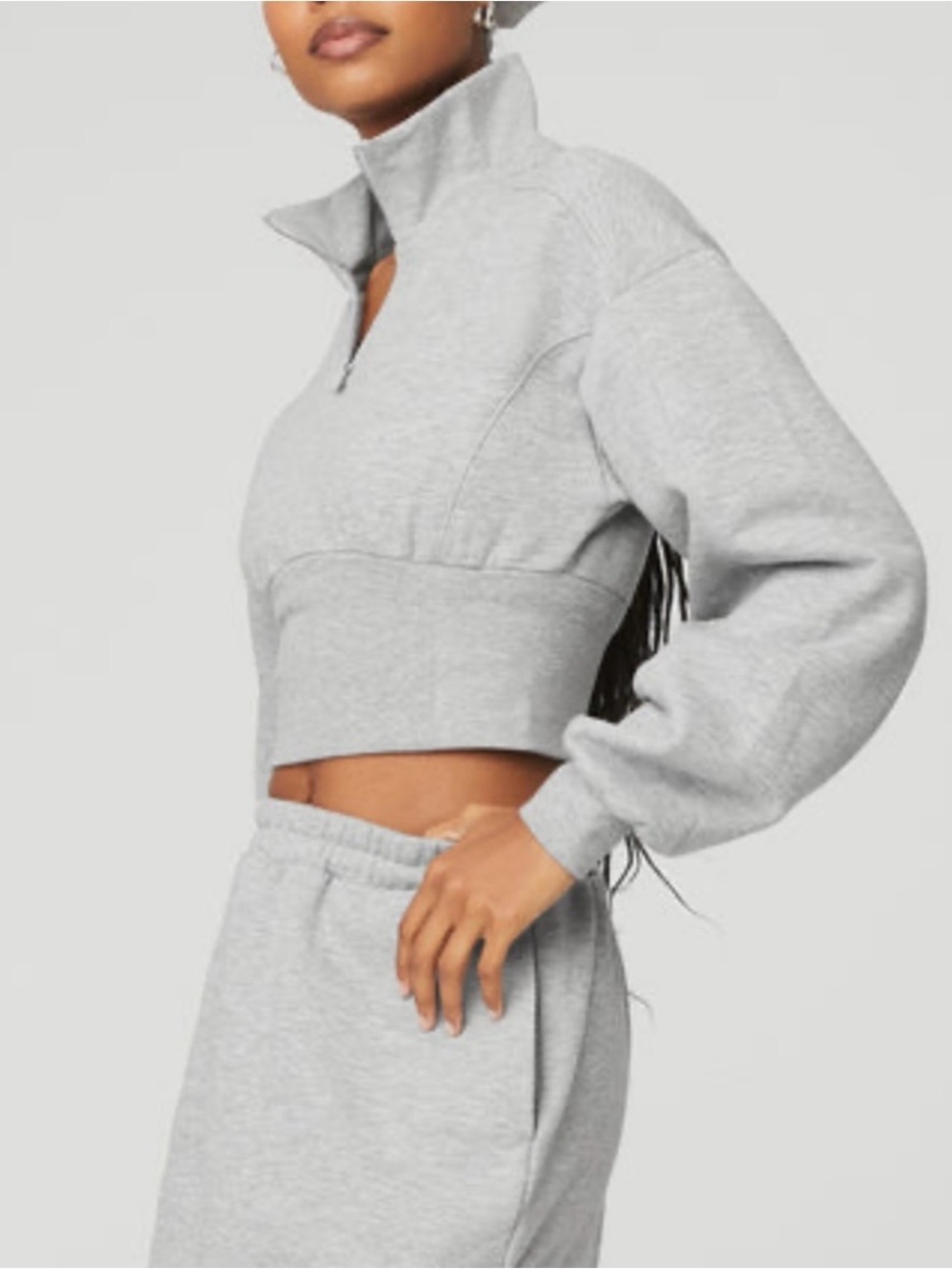 Alo Yoga Vixen Fleece Cropped Half-Zip Sweat Top in Light Gray - Picture 3 of 8